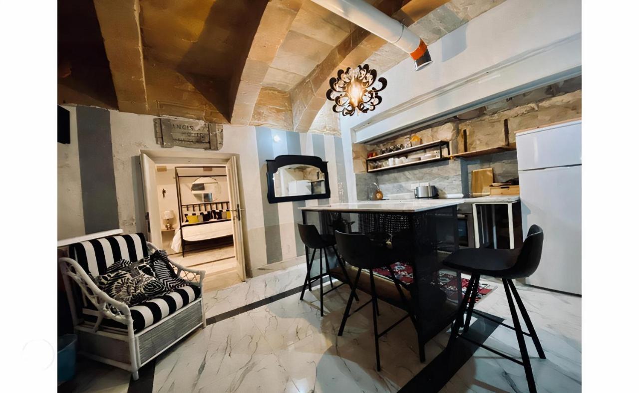Charming Townhouse Prime Area Valletta Appartement Buitenkant foto
