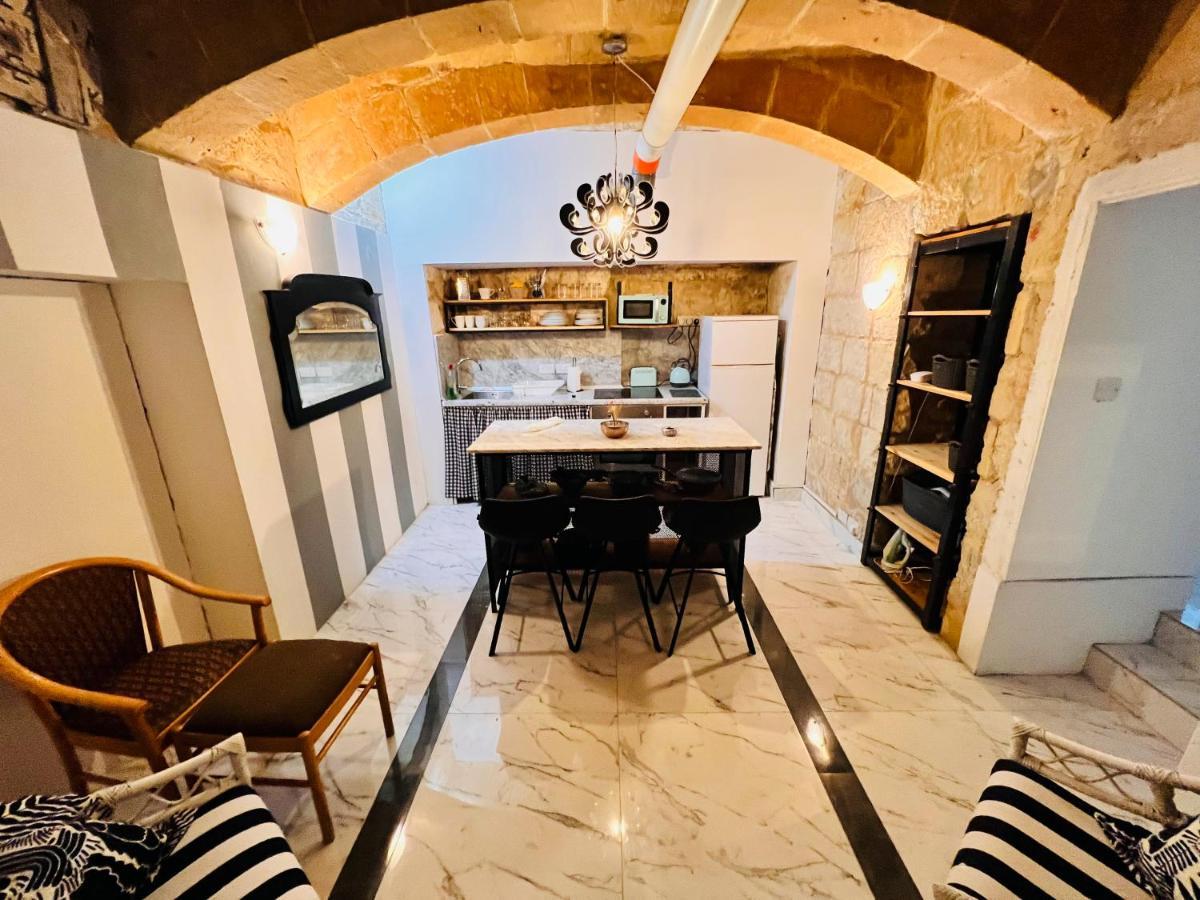 Charming Townhouse Prime Area Valletta Appartement Buitenkant foto