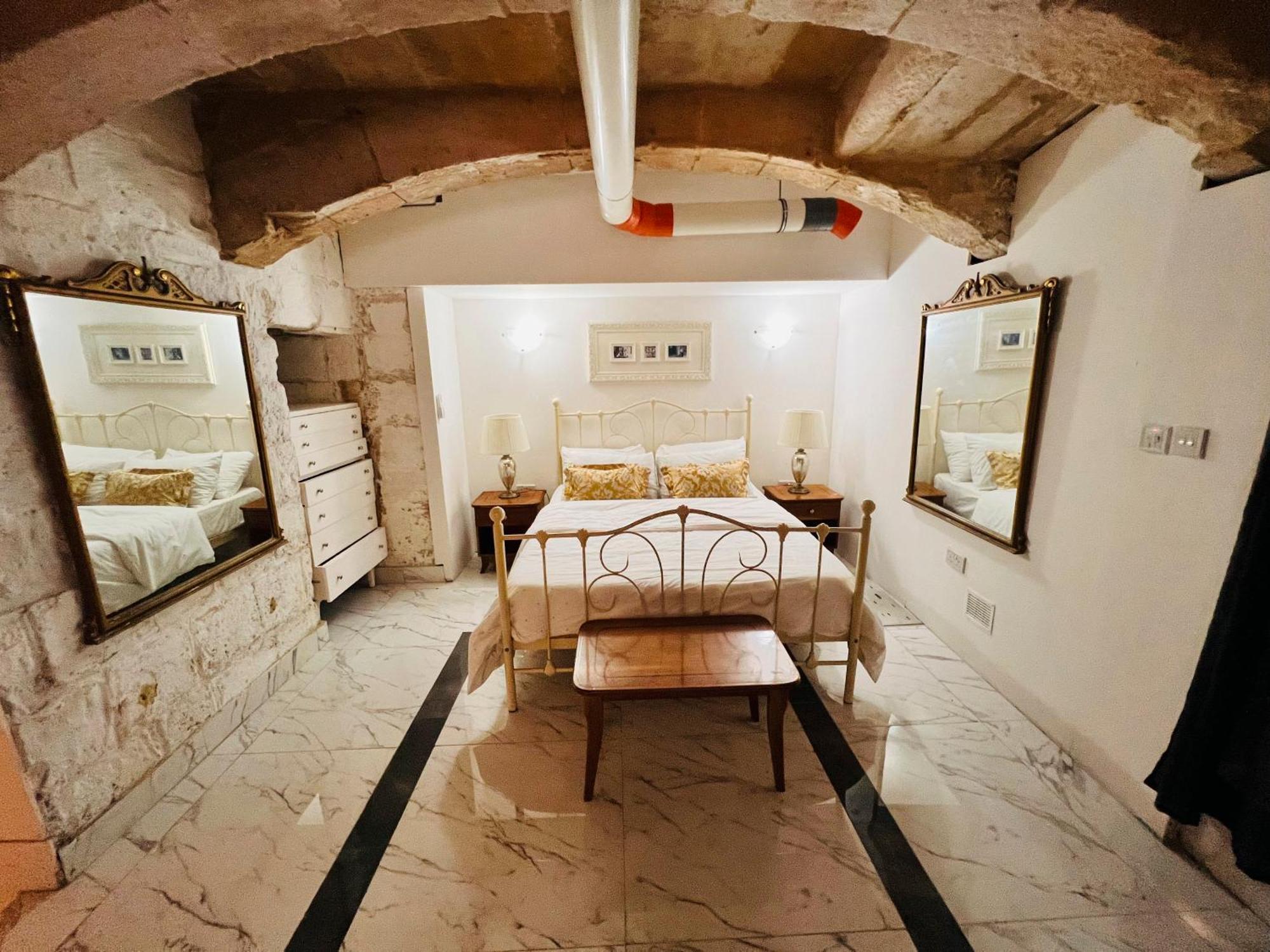Charming Townhouse Prime Area Valletta Appartement Buitenkant foto