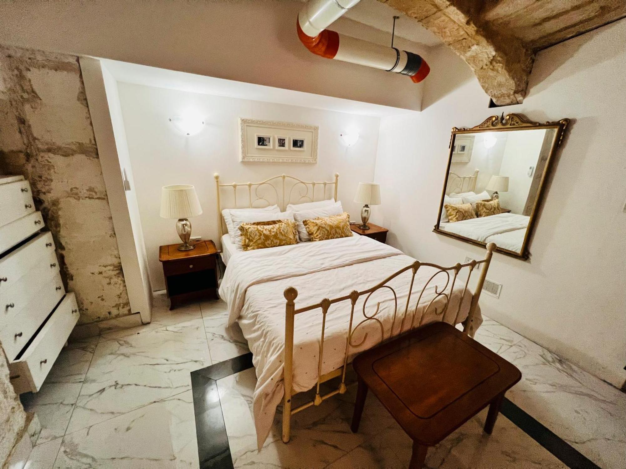 Charming Townhouse Prime Area Valletta Appartement Buitenkant foto