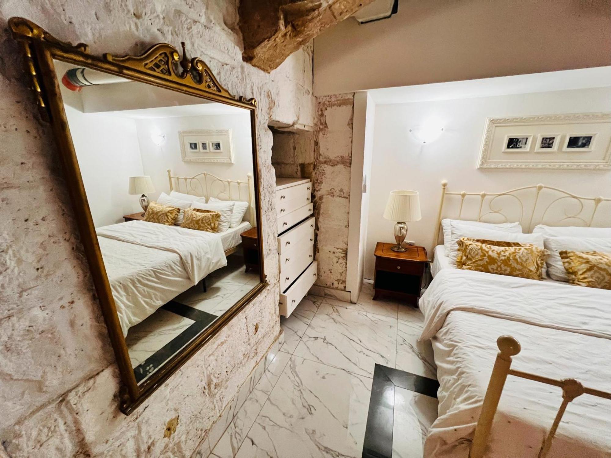 Charming Townhouse Prime Area Valletta Appartement Buitenkant foto