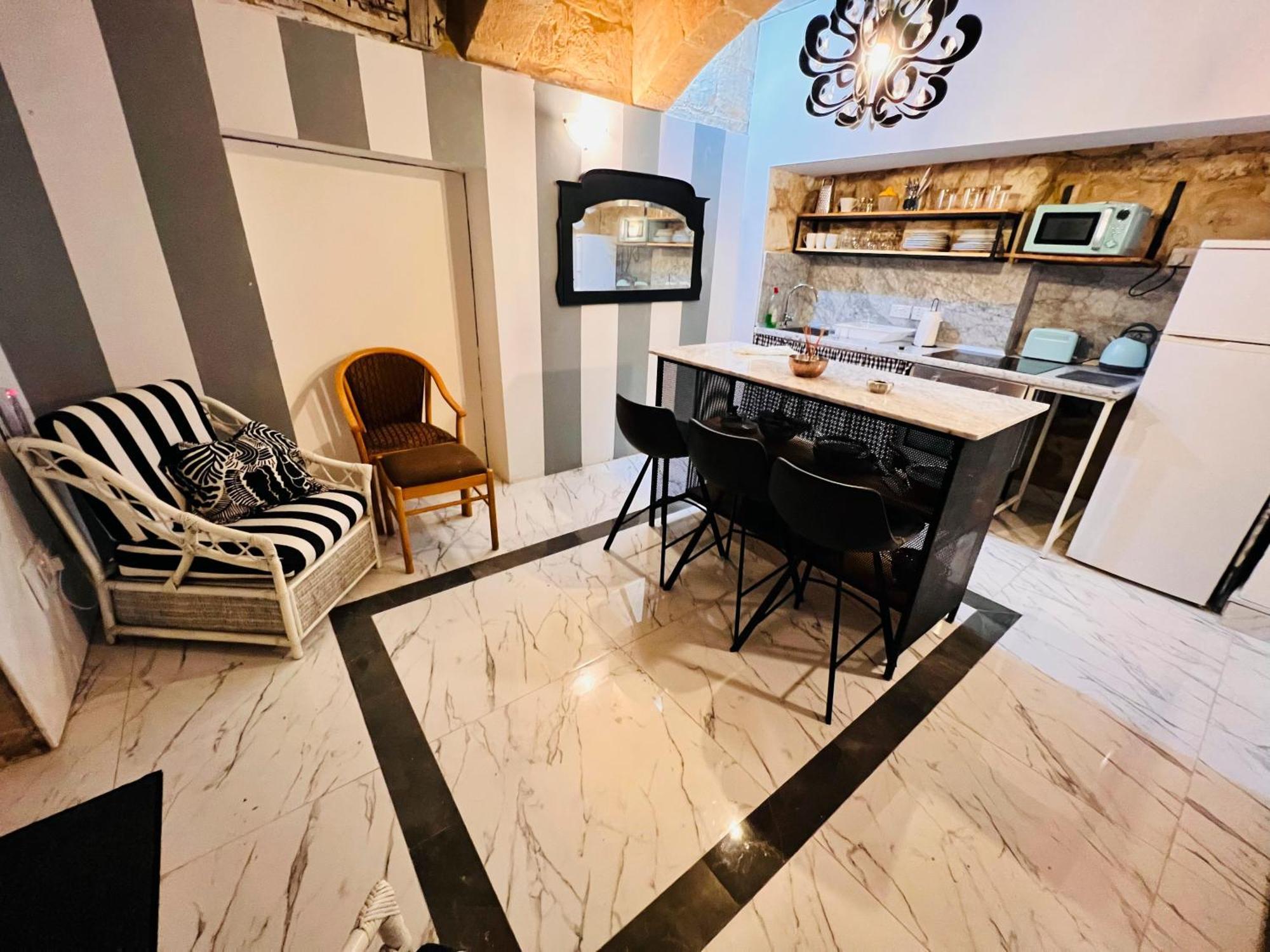 Charming Townhouse Prime Area Valletta Appartement Buitenkant foto